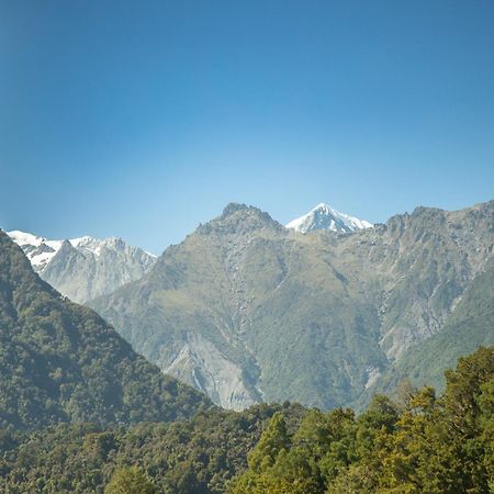 Ropatinis Bed & Breakfast Fox Glacier Exterior photo
