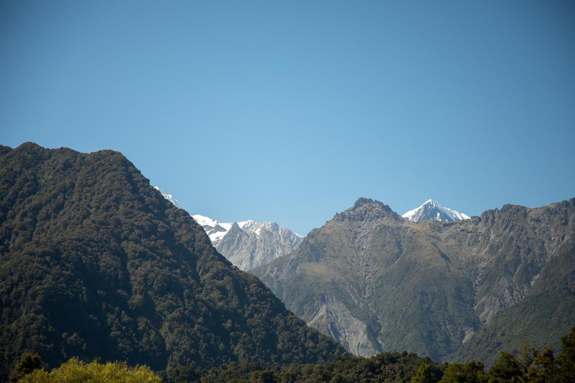 Ropatinis Bed & Breakfast Fox Glacier Exterior photo