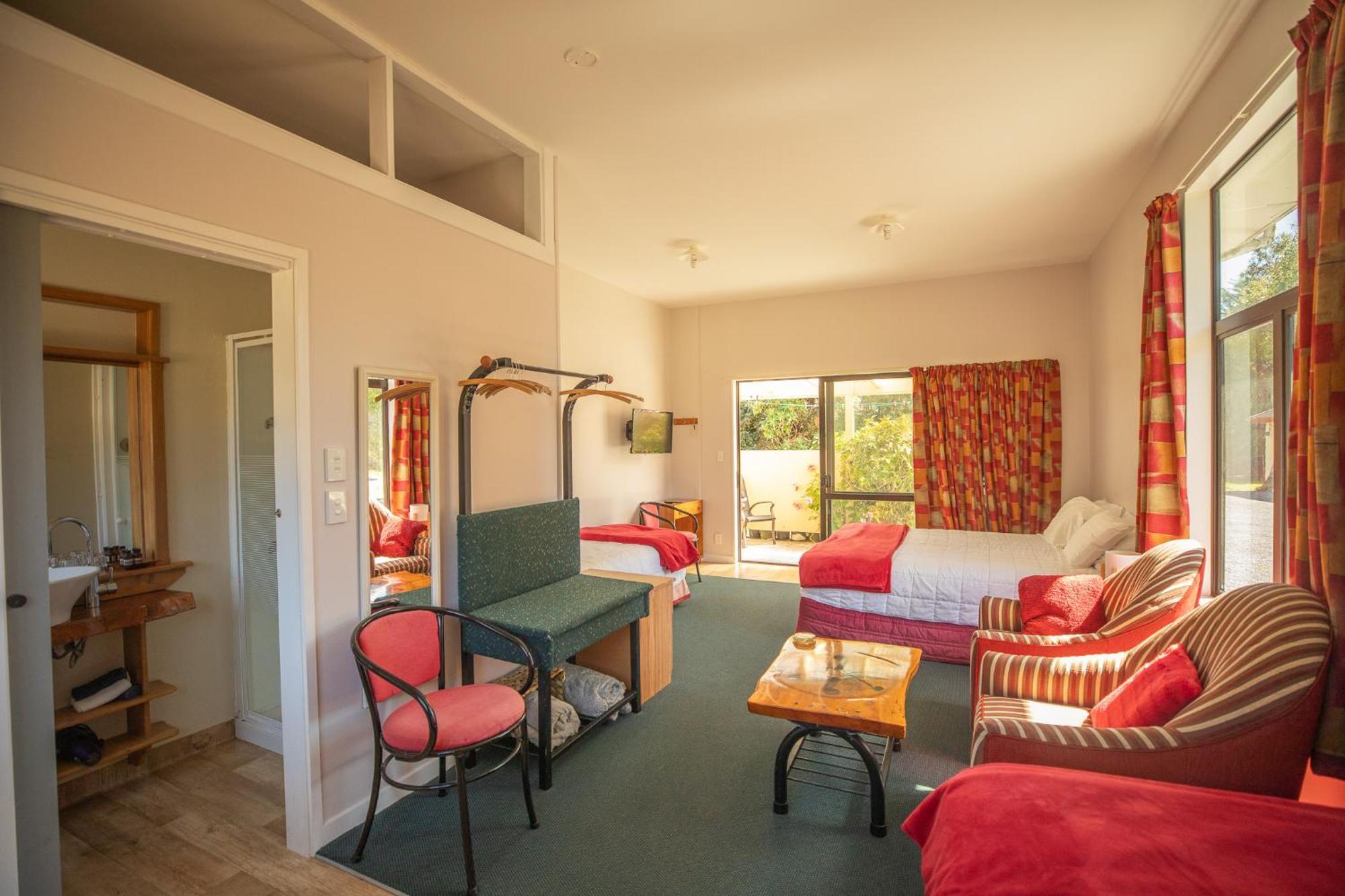 Ropatinis Bed & Breakfast Fox Glacier Exterior photo