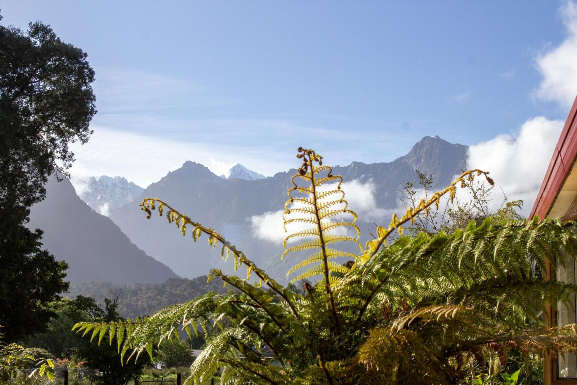 Ropatinis Bed & Breakfast Fox Glacier Exterior photo
